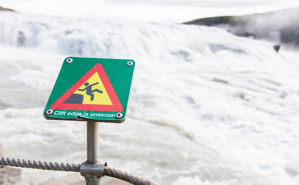 ¿Cómo viajar seguro a Islandia? - Consejos para lugares peligrosos