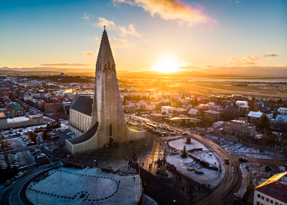 vistas de reikiavik, ciudad que ofrece opciones de ocio gratuitas
