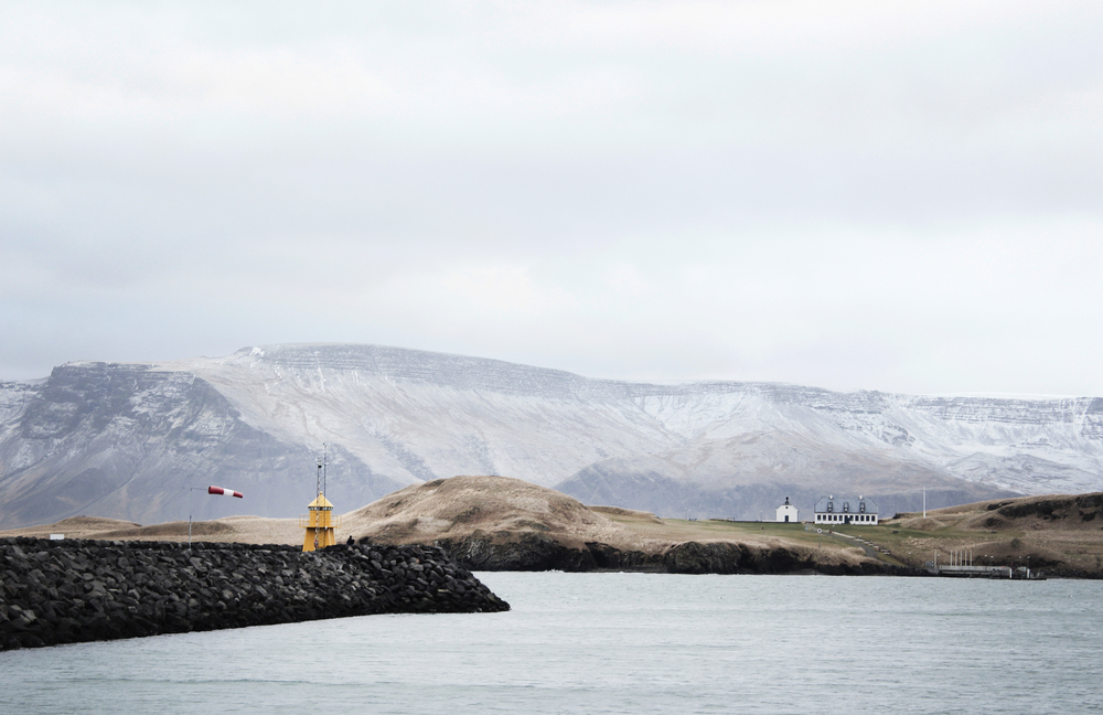 Vista de la costa de la isla de Viðey